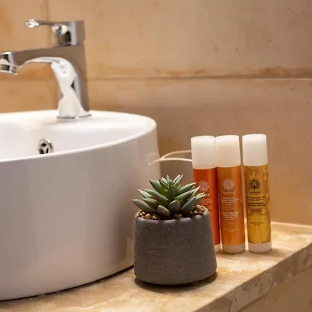 Christina's Kondókali