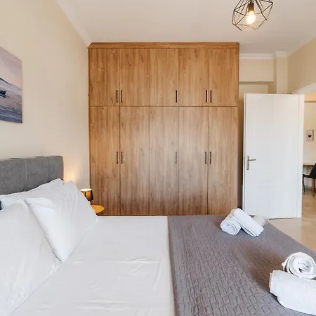 Christina's * Kondókali