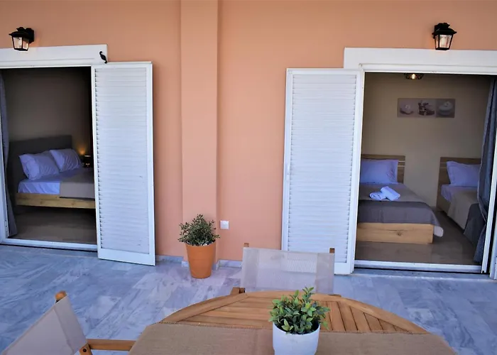 Christina's * Kondókali